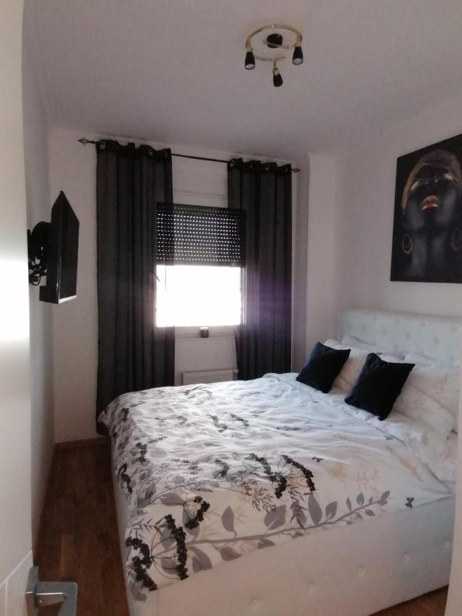 Appartement Apartman Anamarija à Banja Luka Extérieur photo