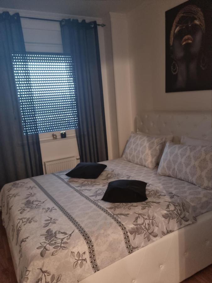 Appartement Apartman Anamarija à Banja Luka Extérieur photo